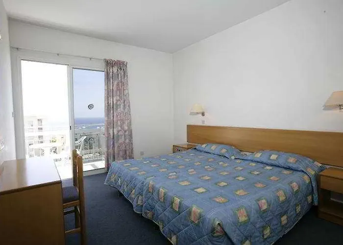 מלון דירות Blue Crane Apts