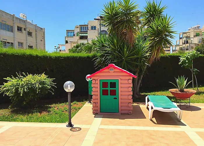 מלון דירות Blue Crane Apts 3*