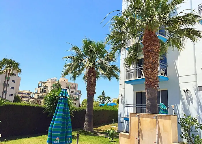 מלון דירות Blue Crane Apts