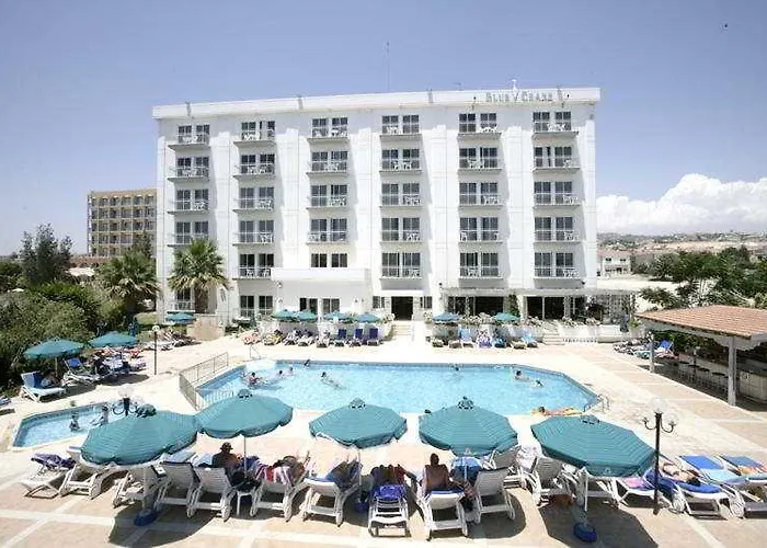 מלון דירות Blue Crane Apts 3*