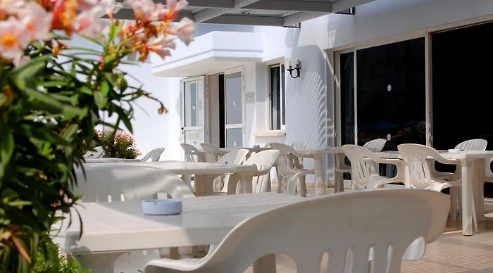 Apartahotel Blue Crane Apts 3*