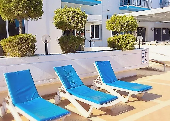 Blue Crane Apts 3* Limassol