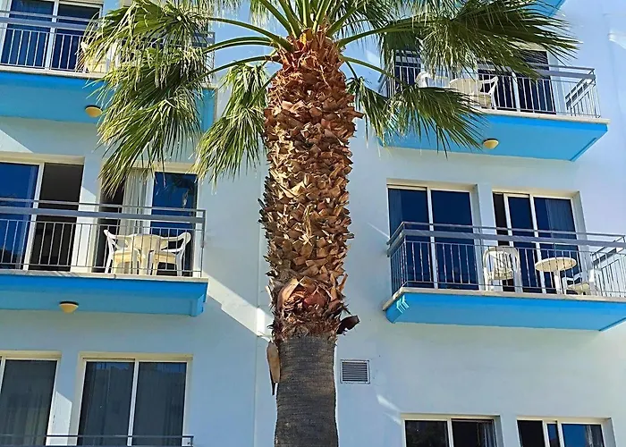 Apartahotel Blue Crane Apts Limassol